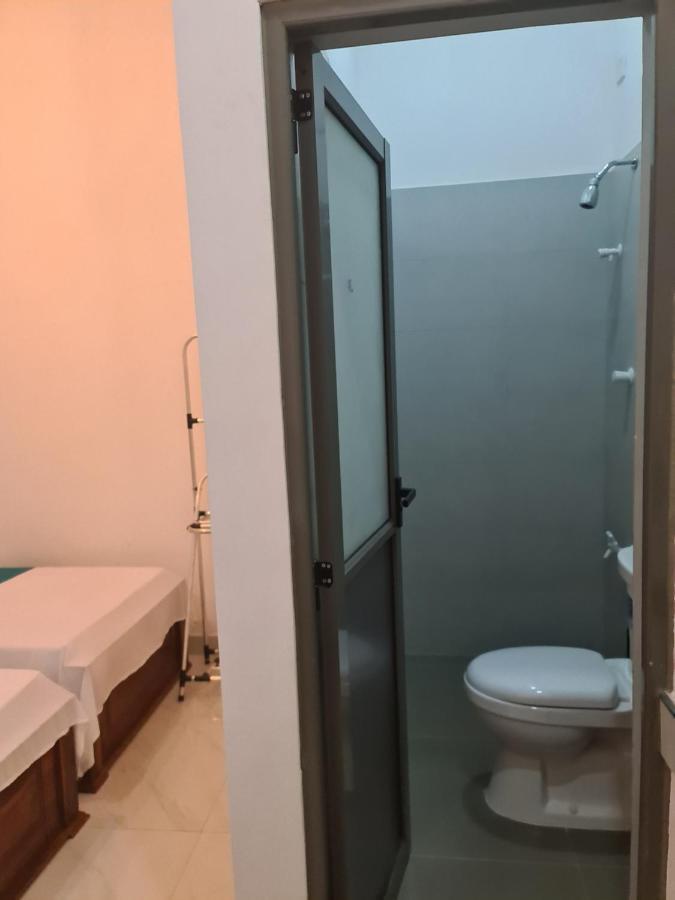 Ceylon Lodge - Airport Transit Hostel เนกอมโบ ภายนอก รูปภาพ