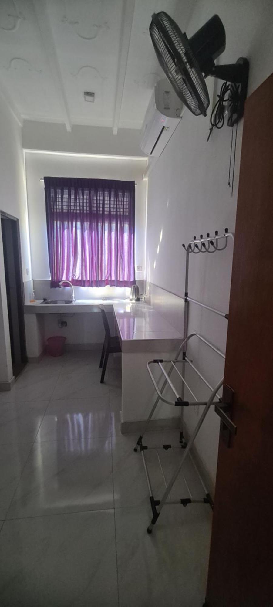 Ceylon Lodge - Airport Transit Hostel เนกอมโบ ภายนอก รูปภาพ