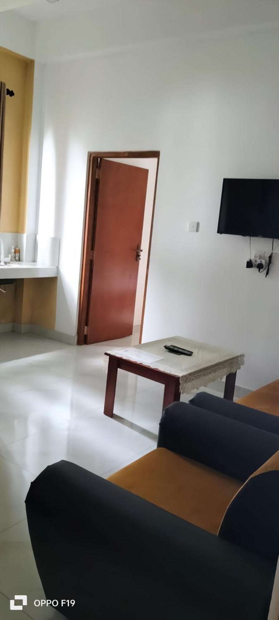Ceylon Lodge - Airport Transit Hostel เนกอมโบ ภายนอก รูปภาพ